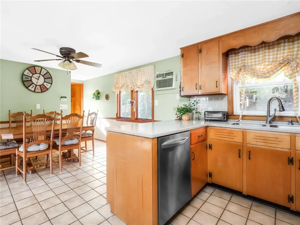 10 Lakeside Drive Smithfield RI 02917