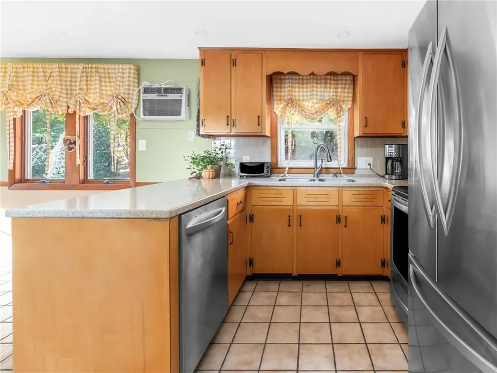 10 Lakeside Drive Smithfield RI 02917