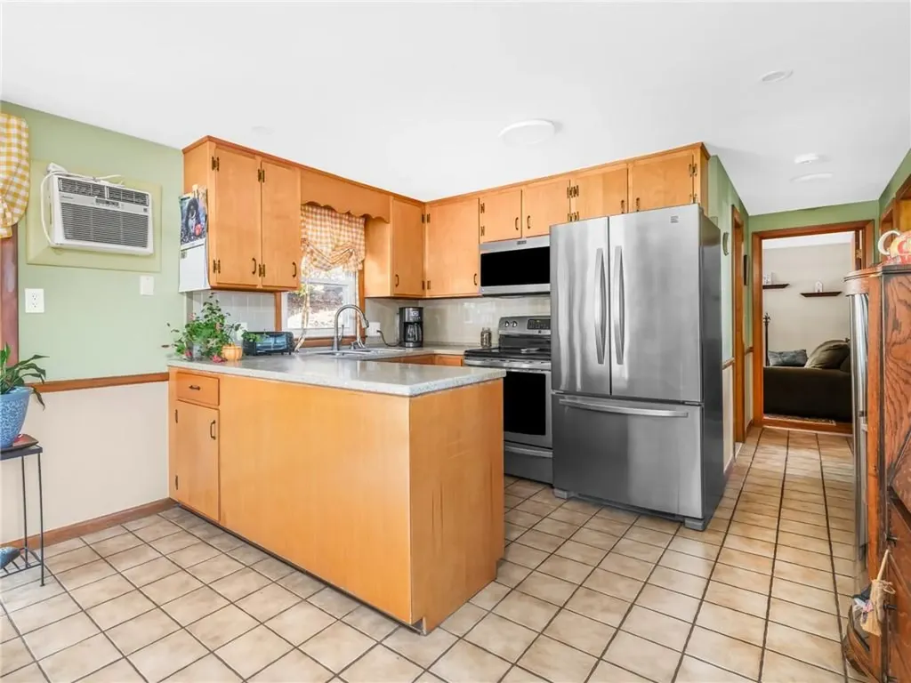 10 Lakeside Drive Smithfield RI 02917