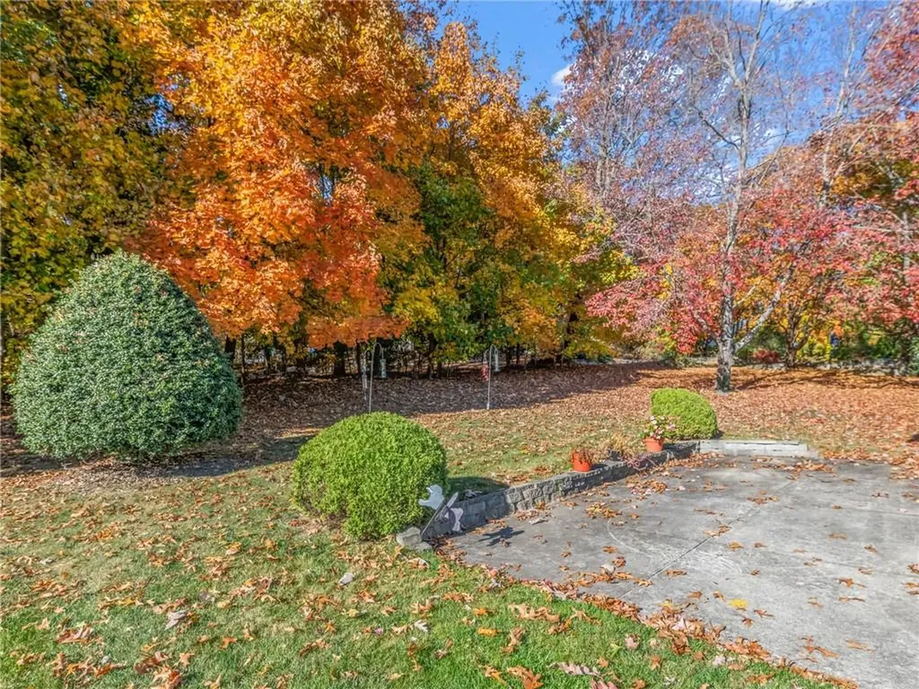 10 Lakeside Drive Smithfield RI 02917