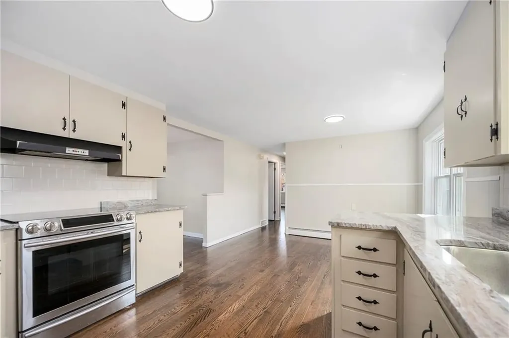 195 Lake Garden Drive Cranston RI 02920