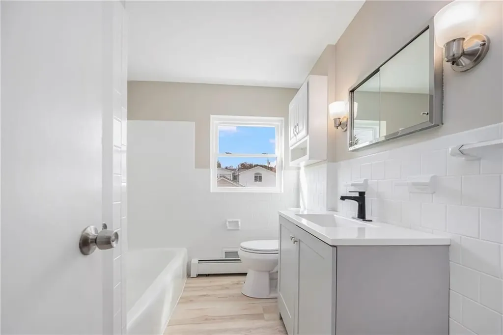 195 Lake Garden Drive Cranston RI 02920