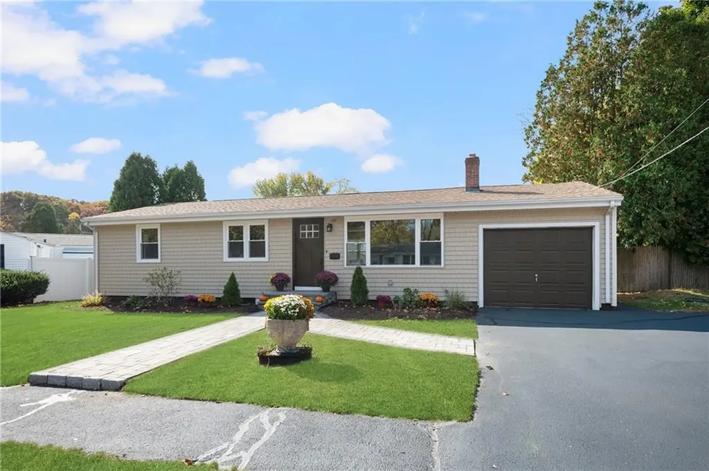 195 Lake Garden Drive Cranston RI 02920