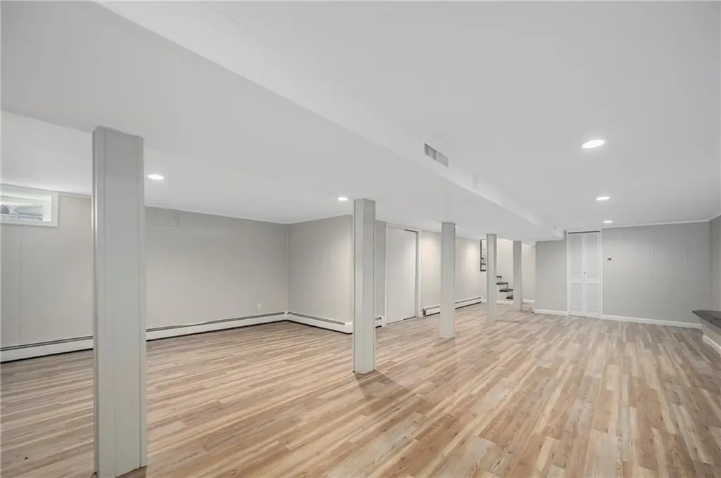 195 Lake Garden Drive Cranston RI 02920