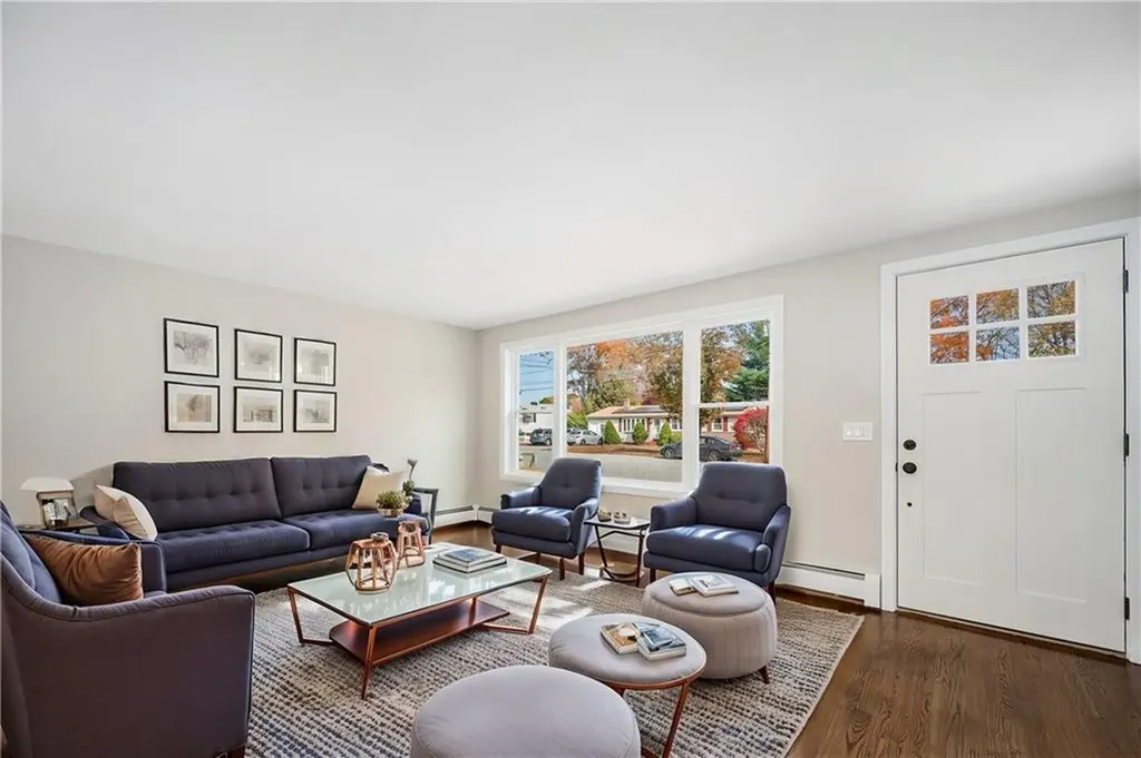 195 Lake Garden Drive Cranston RI 02920