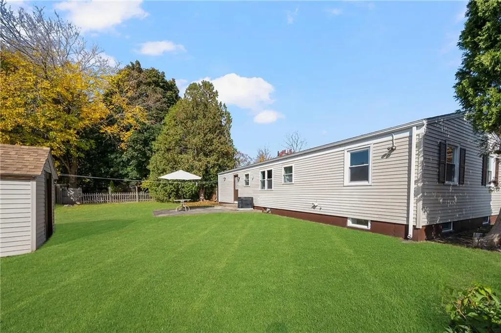 195 Lake Garden Drive Cranston RI 02920