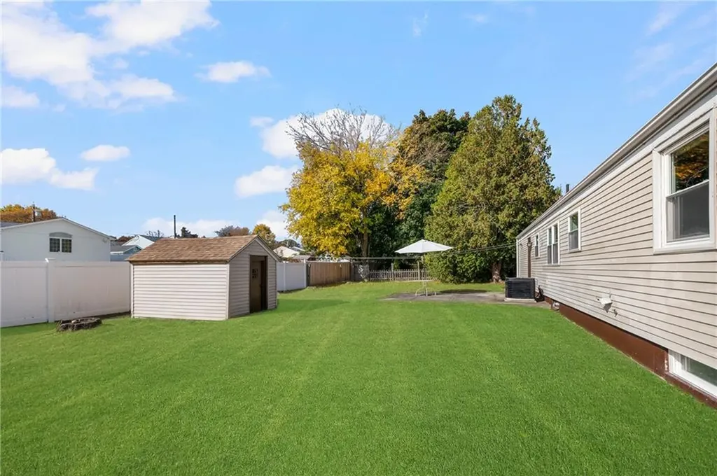 195 Lake Garden Drive Cranston RI 02920