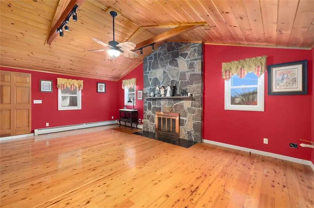 24 Superior Street Warwick RI 02886