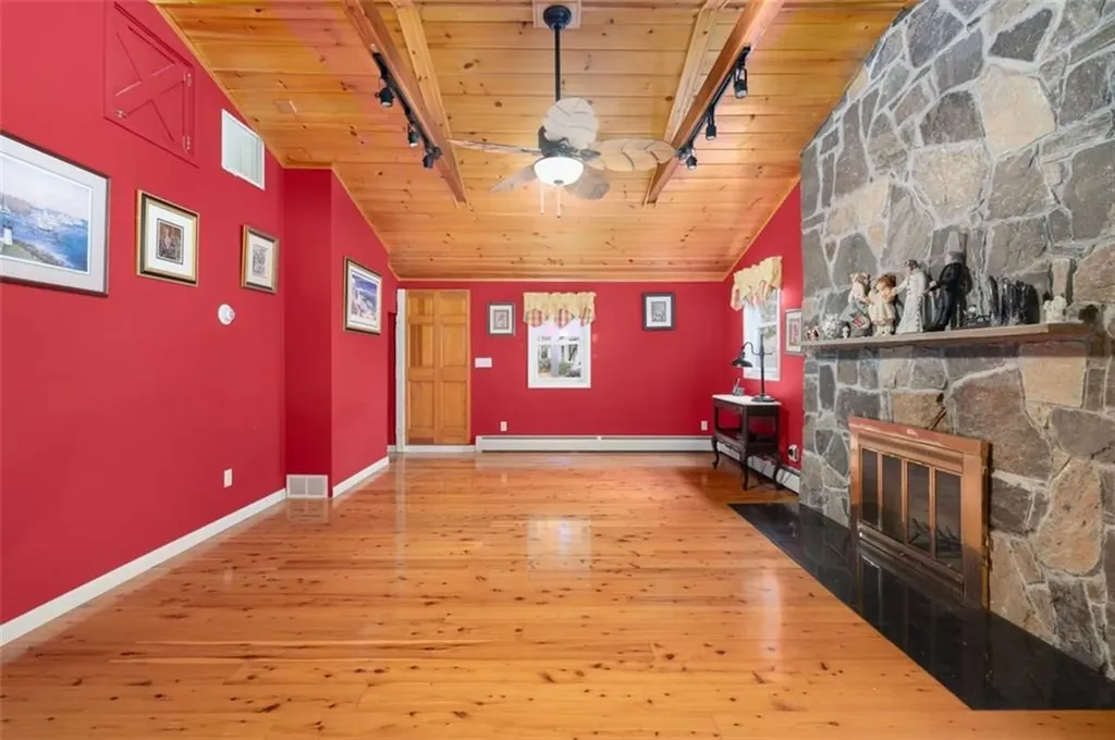 24 Superior Street Warwick RI 02886