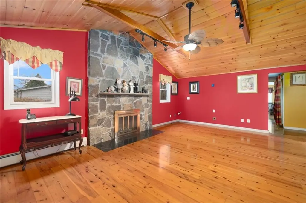 24 Superior Street Warwick RI 02886