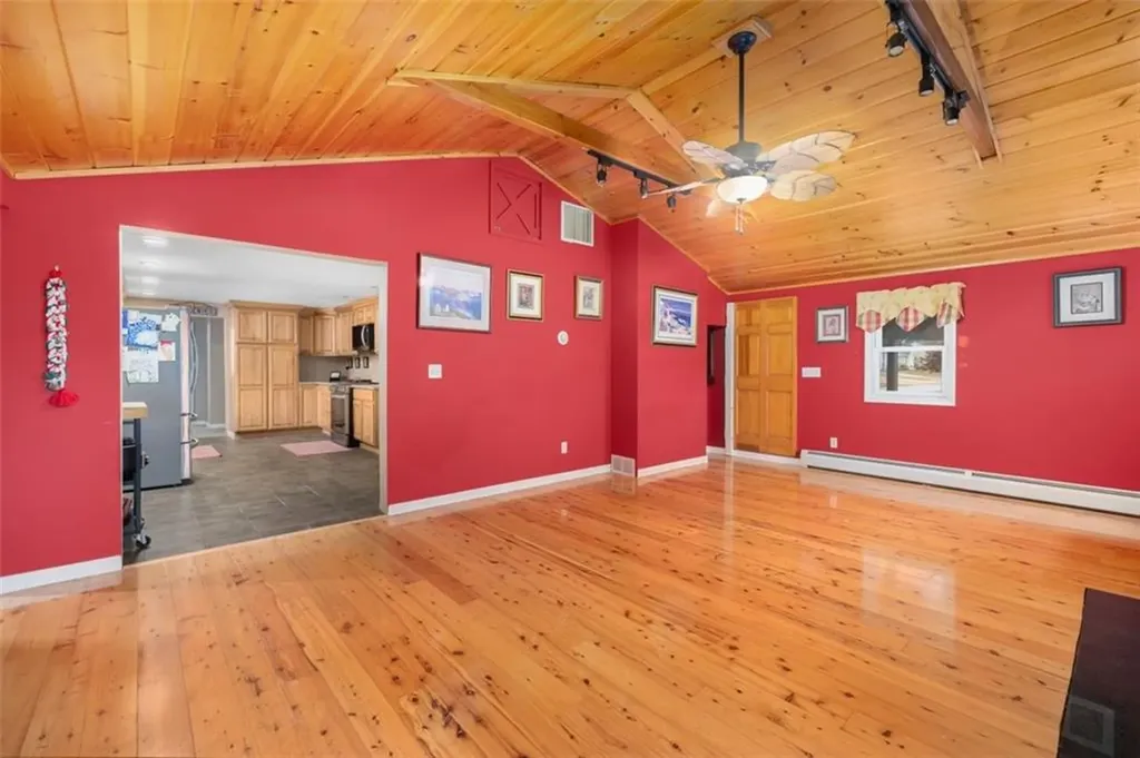 24 Superior Street Warwick RI 02886