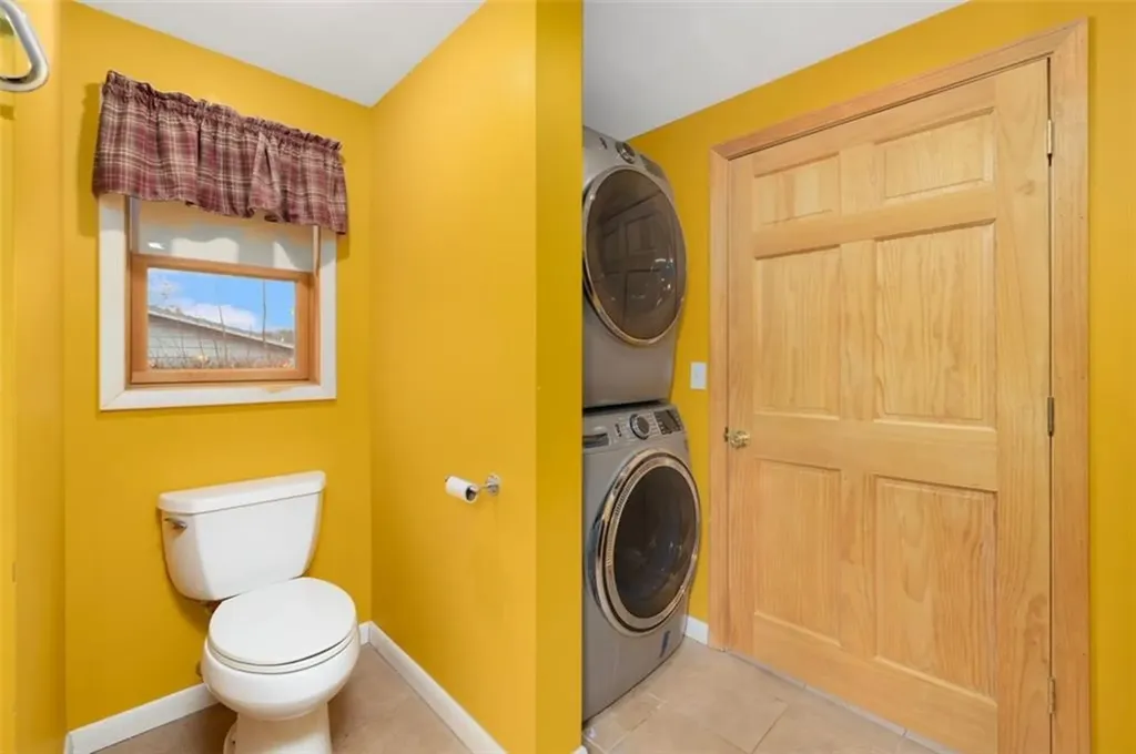 24 Superior Street Warwick RI 02886