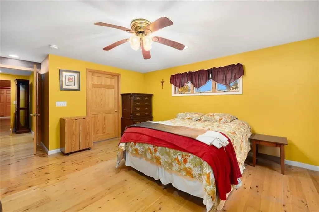 24 Superior Street Warwick RI 02886