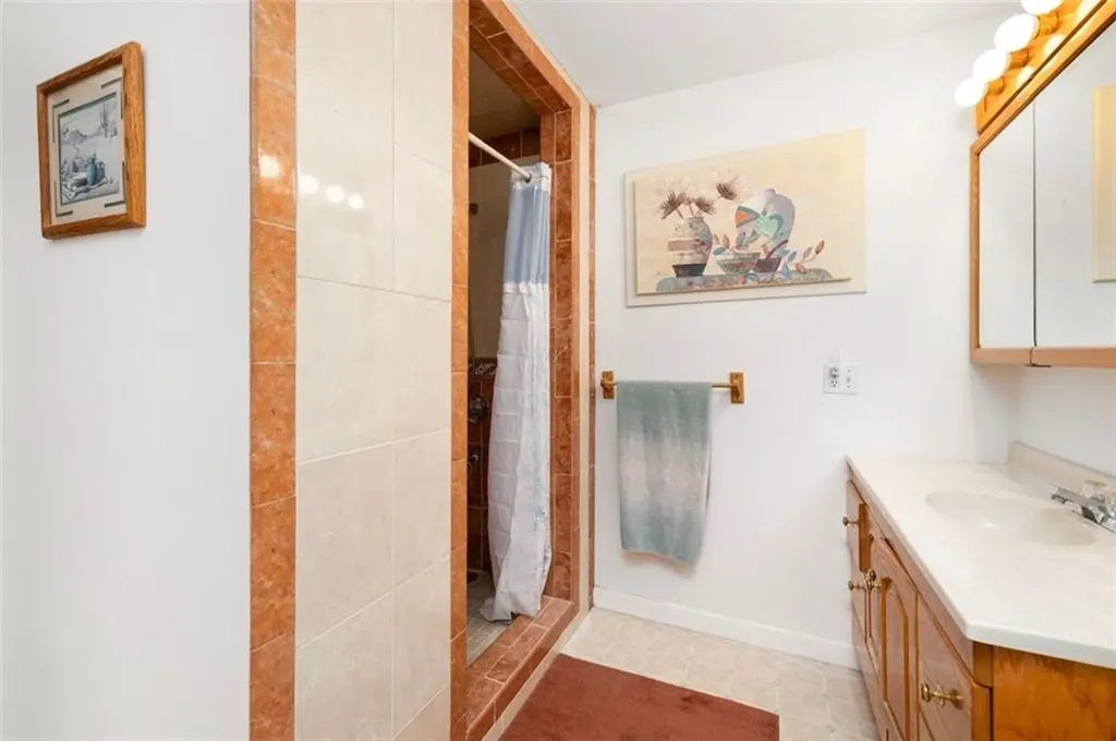 24 Superior Street Warwick RI 02886