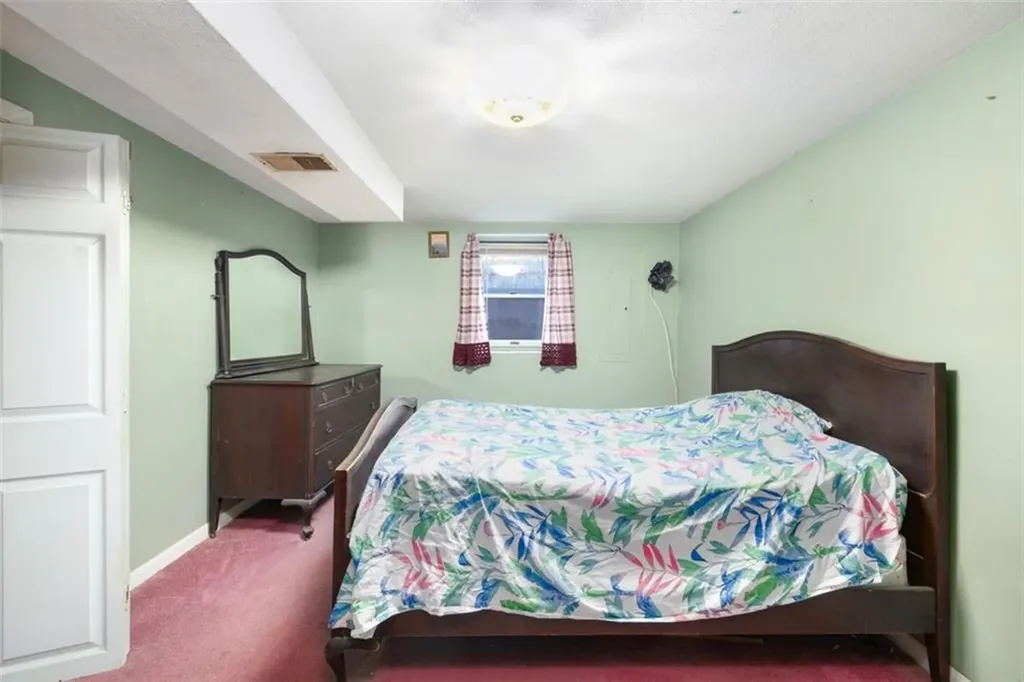 24 Superior Street Warwick RI 02886