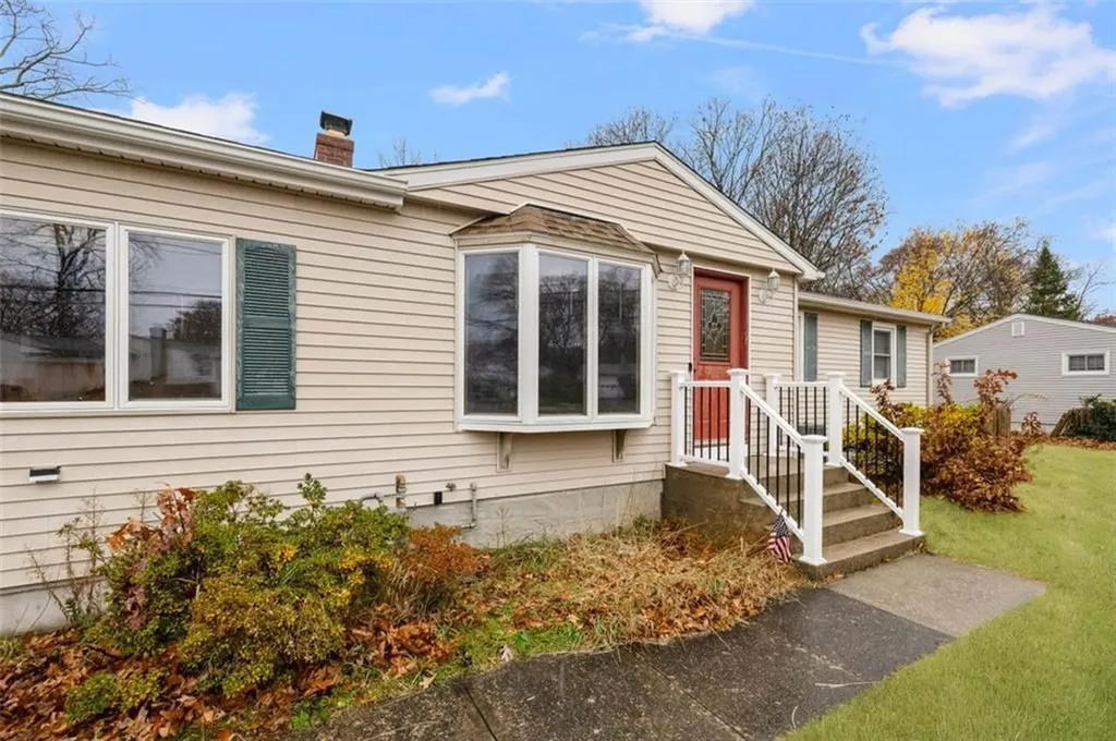 24 Superior Street Warwick RI 02886