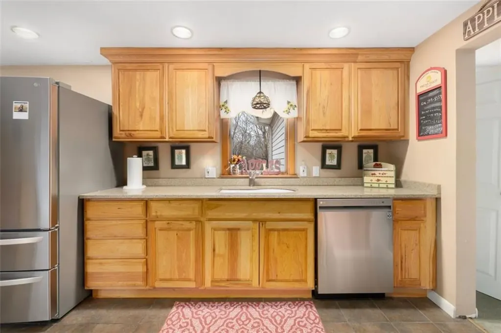 24 Superior Street Warwick RI 02886