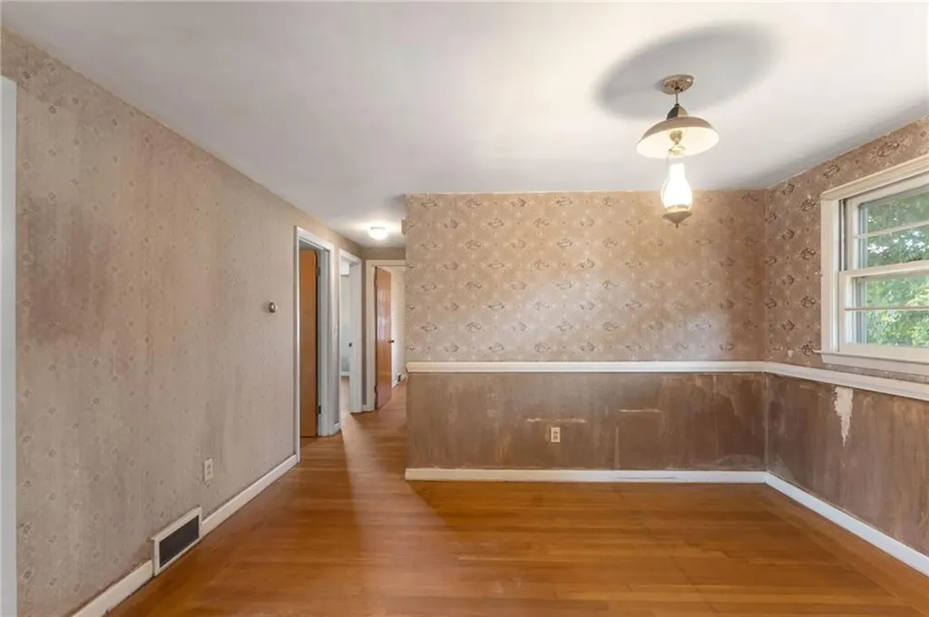 14 Newell Road Cranston RI 02910