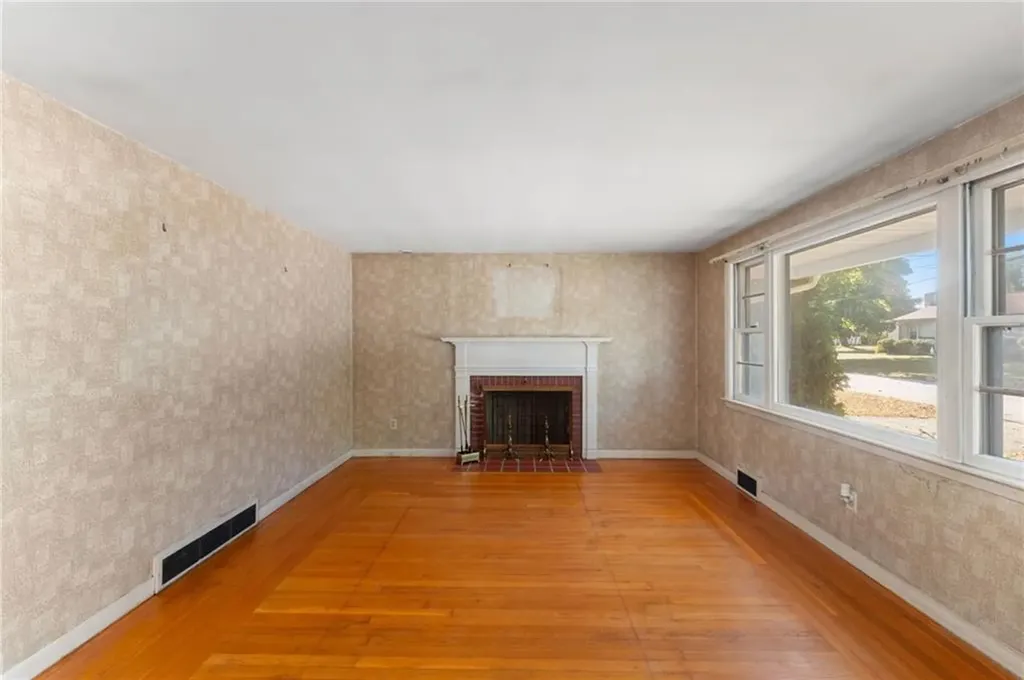 14 Newell Road Cranston RI 02910