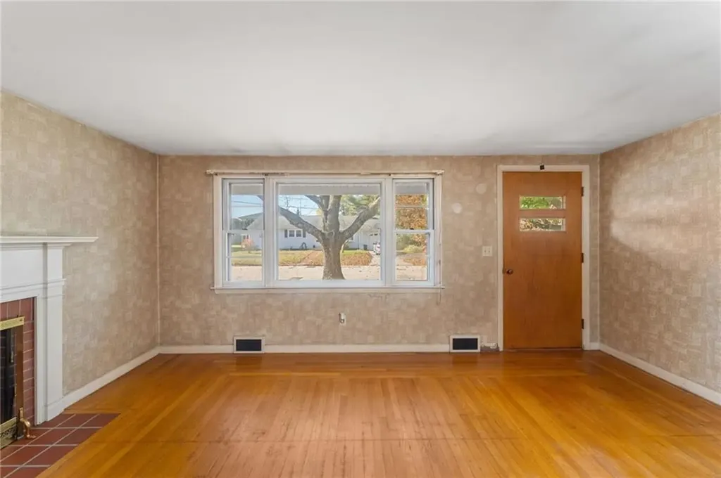 14 Newell Road Cranston RI 02910