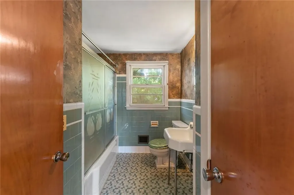 14 Newell Road Cranston RI 02910