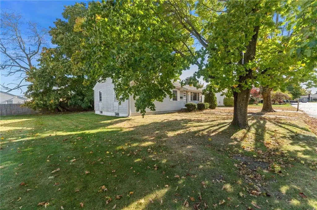 14 Newell Road Cranston RI 02910