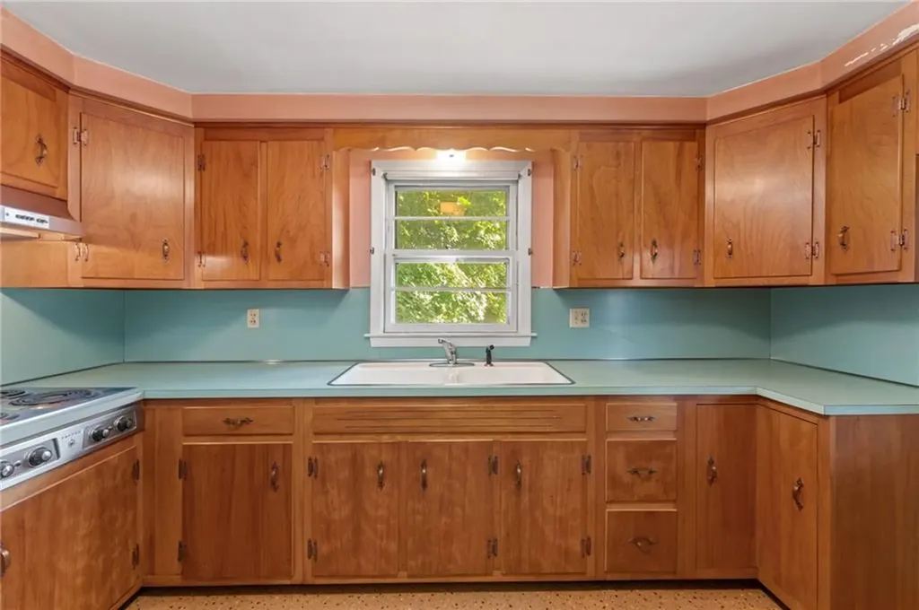 14 Newell Road Cranston RI 02910