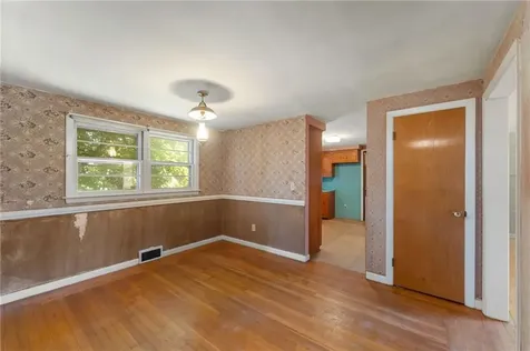 14 Newell Road Cranston RI 02910