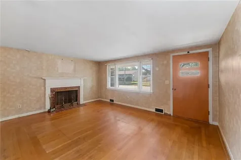 14 Newell Road Cranston RI 02910