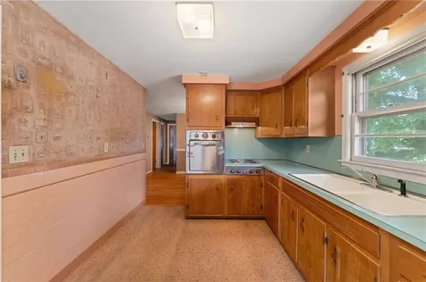 14 Newell Road Cranston RI 02910