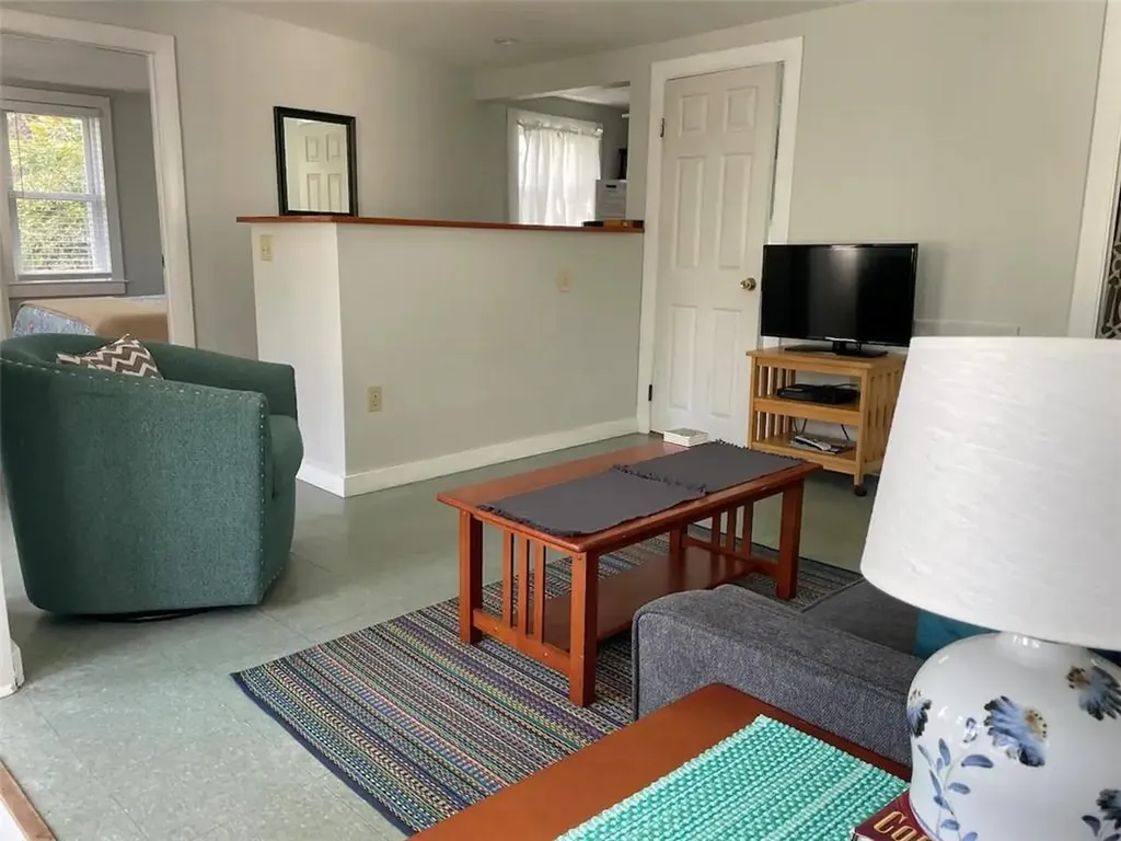 35 Warren Avenue Middletown RI 02842