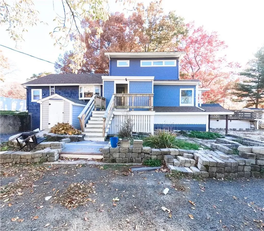 39 Louise Street Woonsocket RI 02895