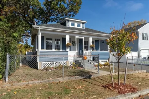 79 Morris Avenue Pawtucket RI 02860