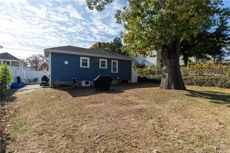 79 Morris Avenue Pawtucket RI 02860