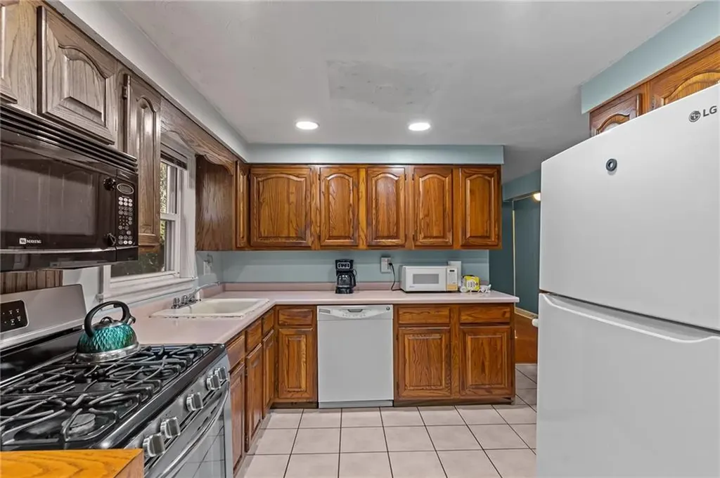 67 Underwood Avenue Warwick RI 02888
