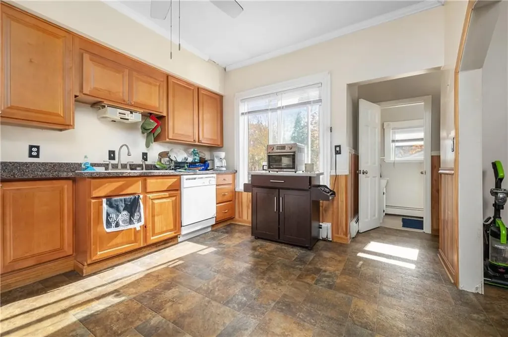 110 112 Winter Street Woonsocket RI 02895