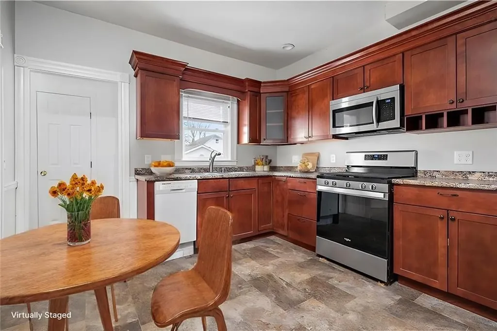 110 112 Winter Street Woonsocket RI 02895