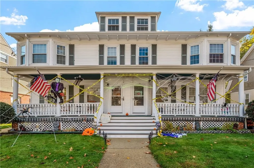 110 112 Winter Street Woonsocket RI 02895