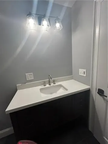 2 Hope Lane W Barrington RI 02806