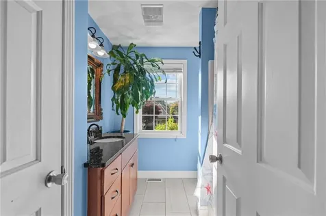 21 Orchard Avenue Narragansett RI 02882