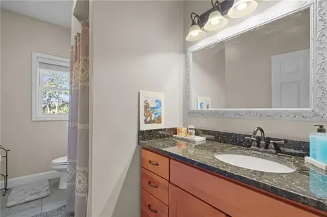 21 Orchard Avenue Narragansett RI 02882