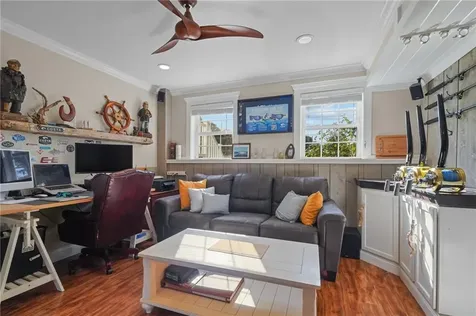 21 Orchard Avenue Narragansett RI 02882