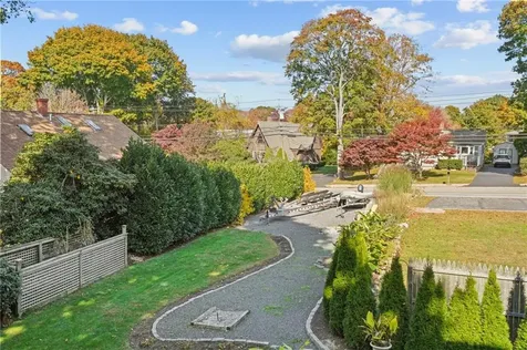 21 Orchard Avenue Narragansett RI 02882