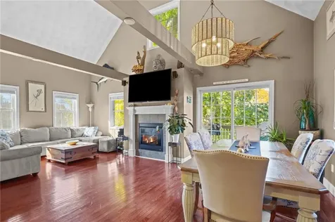 21 Orchard Avenue Narragansett RI 02882