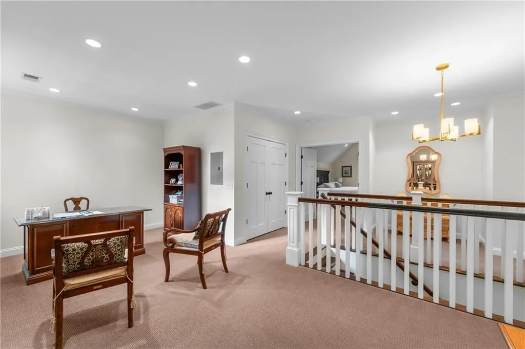 81 Valentine Circle Warwick RI 02886