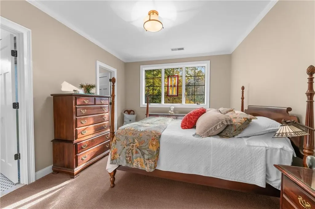 81 Valentine Circle Warwick RI 02886