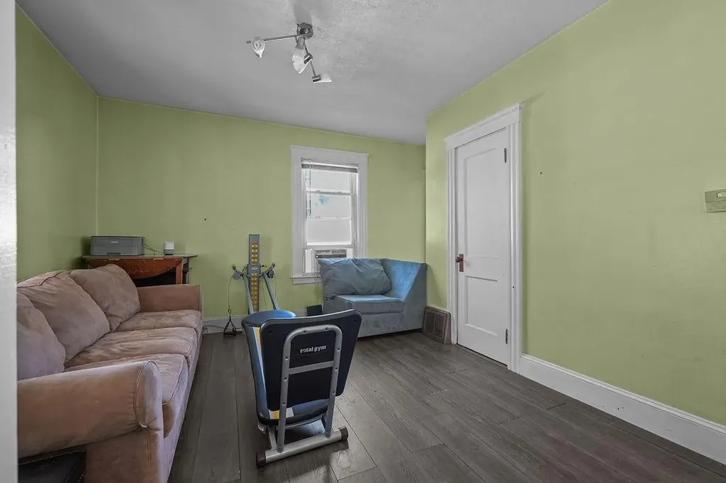 218 Joffre Avenue Woonsocket RI 02895