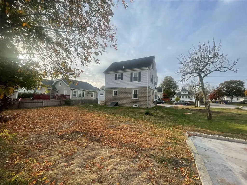 106 Crescent Road Pawtucket RI 02861