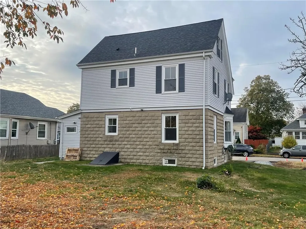 106 Crescent Road Pawtucket RI 02861