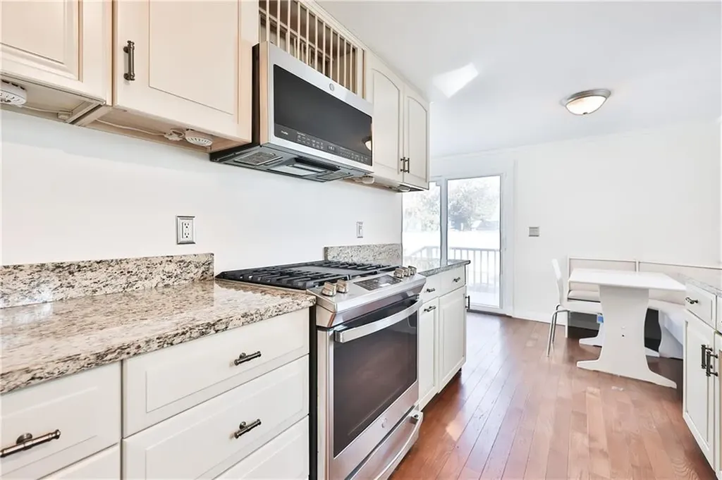 33 Morse Avenue Warwick RI 02886